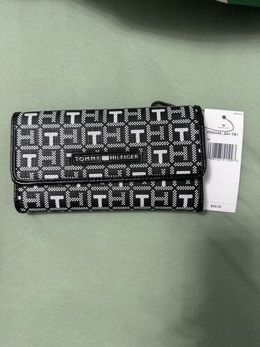 Genti, portofele, ghiozdane Michael Kors si Tommy Hilfiger