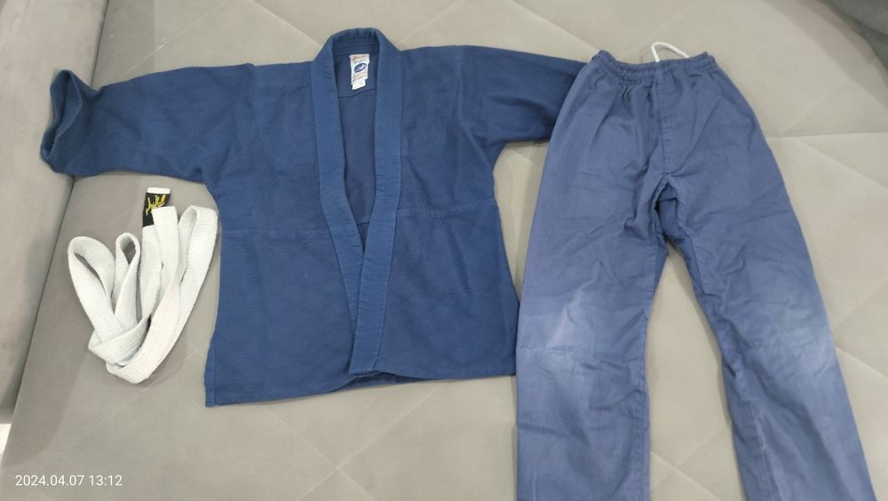 Продам кимоно для самбо