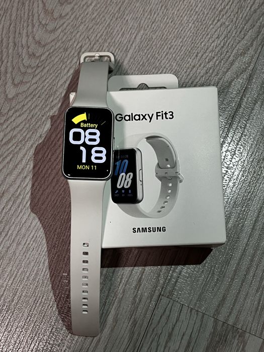 продам новые Galaxy Fit 3