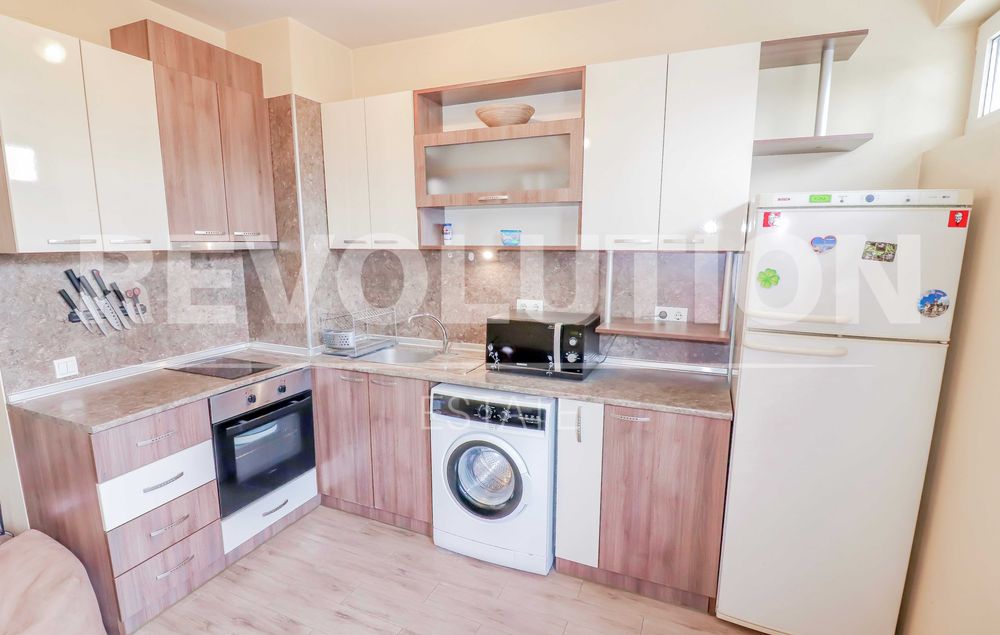 ЛУКСОЗЕН двустаен апартамент в района на ХЕИ!