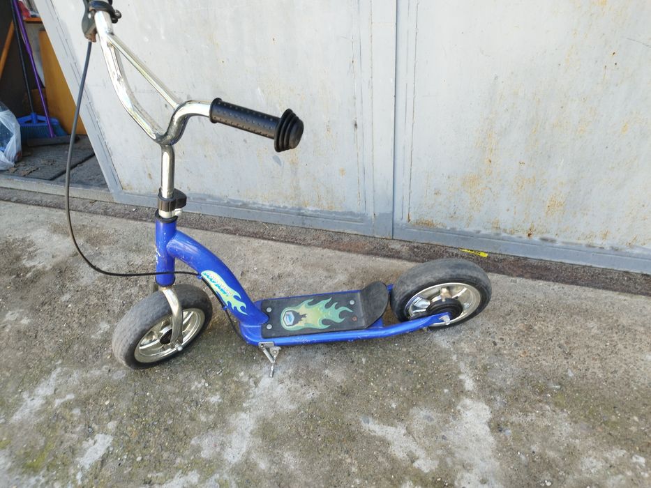 Trotinetă copii cu roți gonflabile mari (pneumatice), cadru metalic albastru