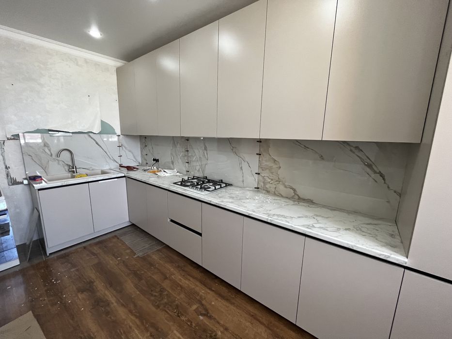 Опытный кафельщик