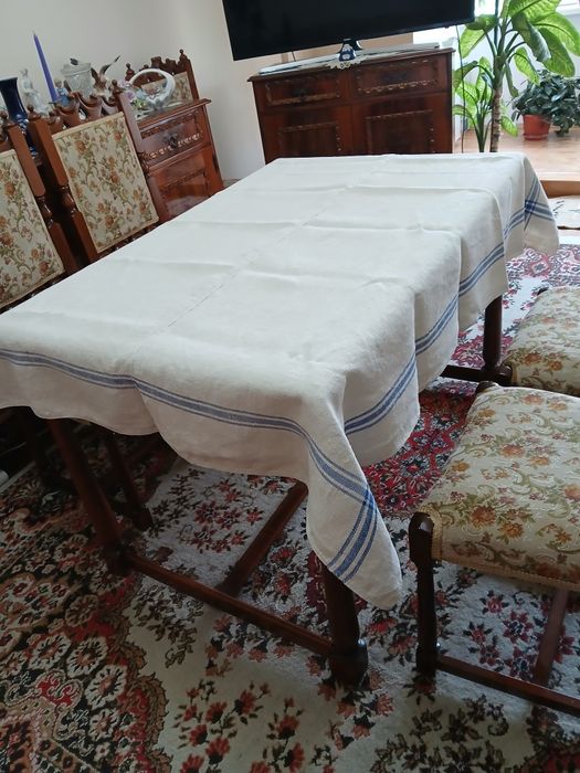 Față de masă tesuta la razboi