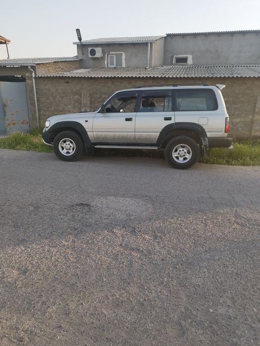 Машина срочно сотилади