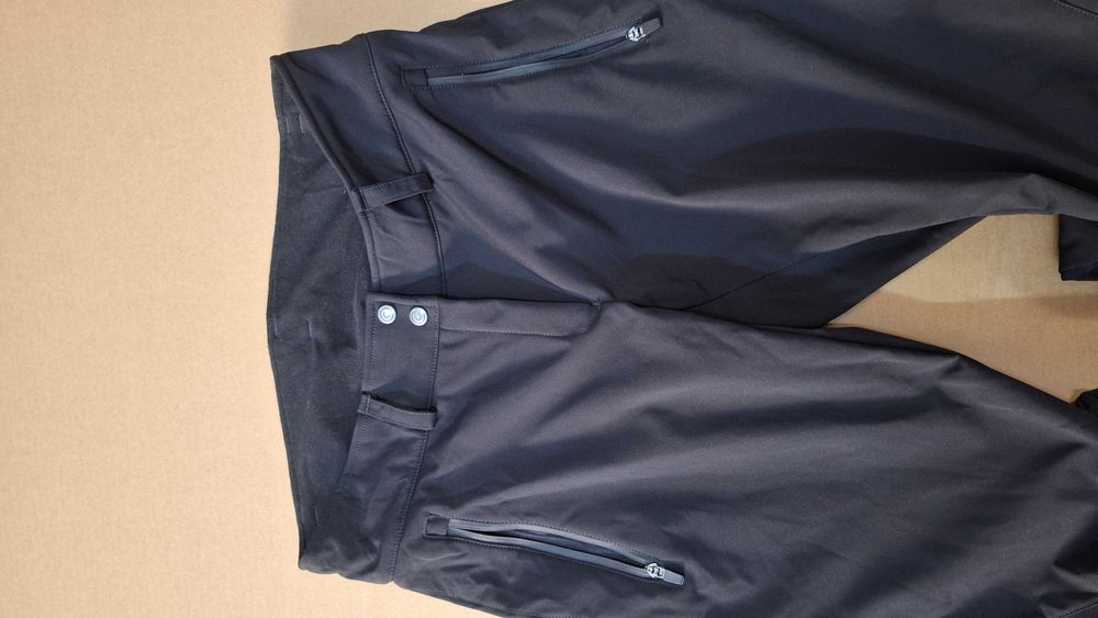 Pantalni ski Colmar, purtati o singura data cu dimensiunile: