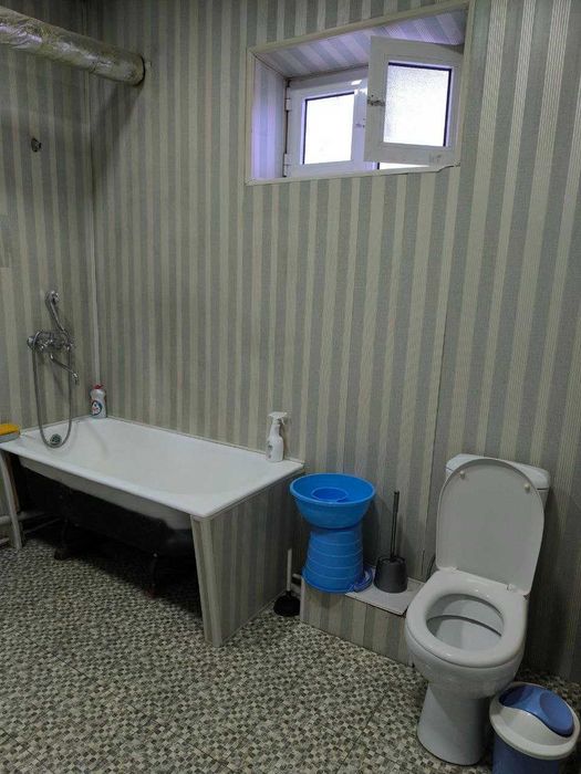 Сдается квартира (участок) 4 комнаты центр луначарский (мать и детя)