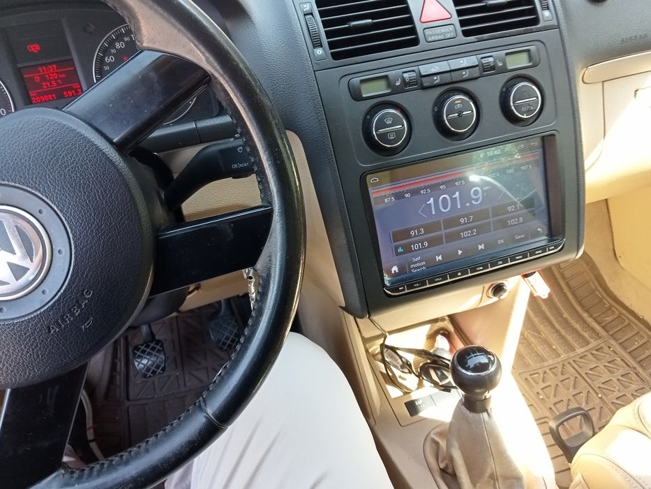 VOLKSWAGEN Touran 2004 — imagine 4