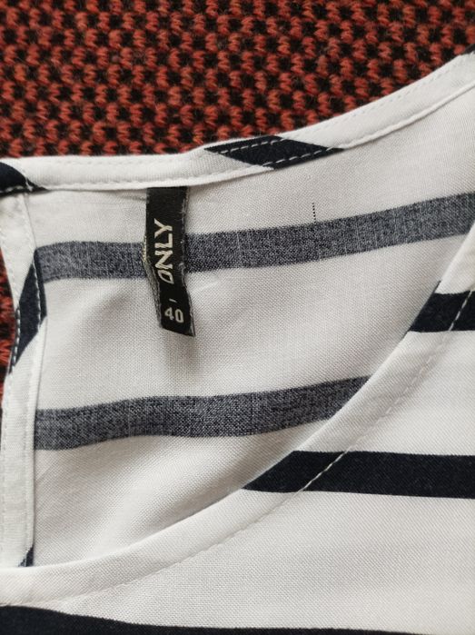 Продавам официални и ежедневни дамски блузи