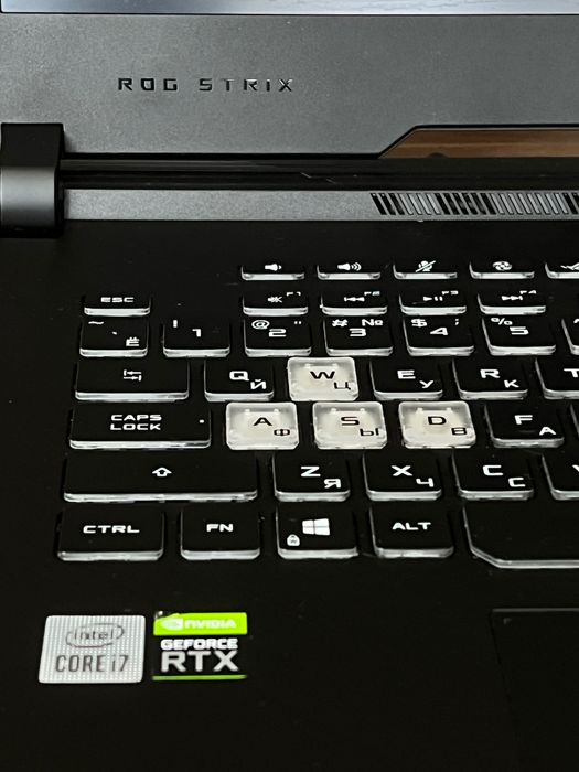 Ноутбук ASUS Rog Strix G512LW