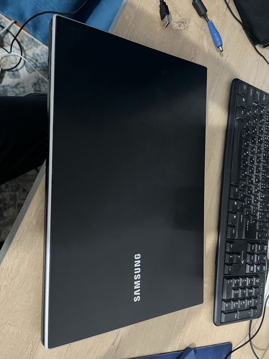 Ноутбук samsung NP305V5A