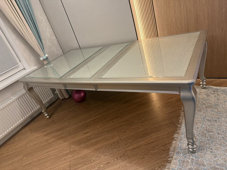 Продам стол хорошего качества