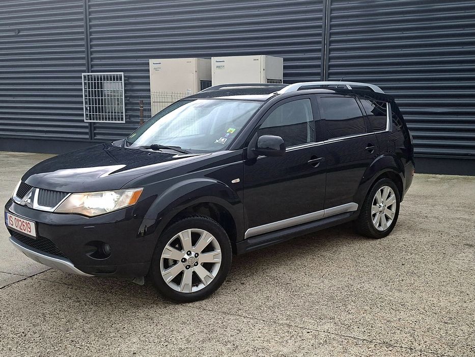 Mitsubishi Outlander 2009  4WD7LocuriXenonPiele
