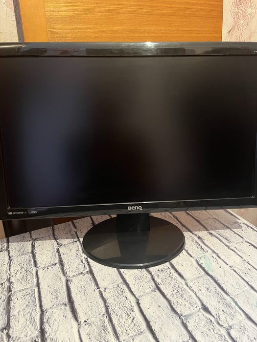 Монитор в хорошем состоянии