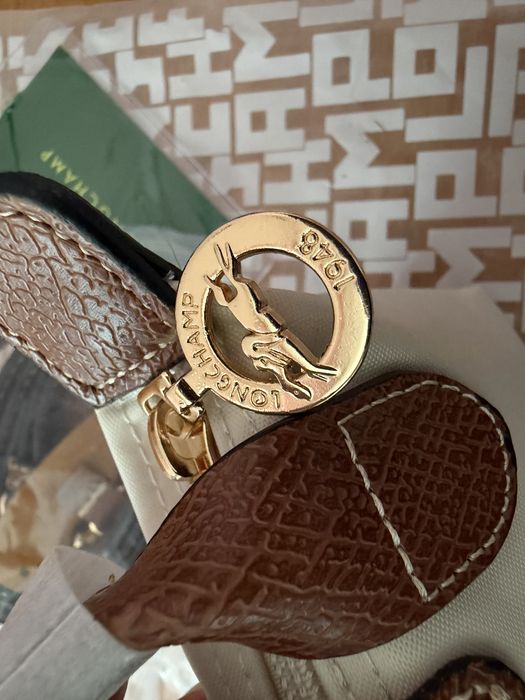 Малка бежова чанта longchamp