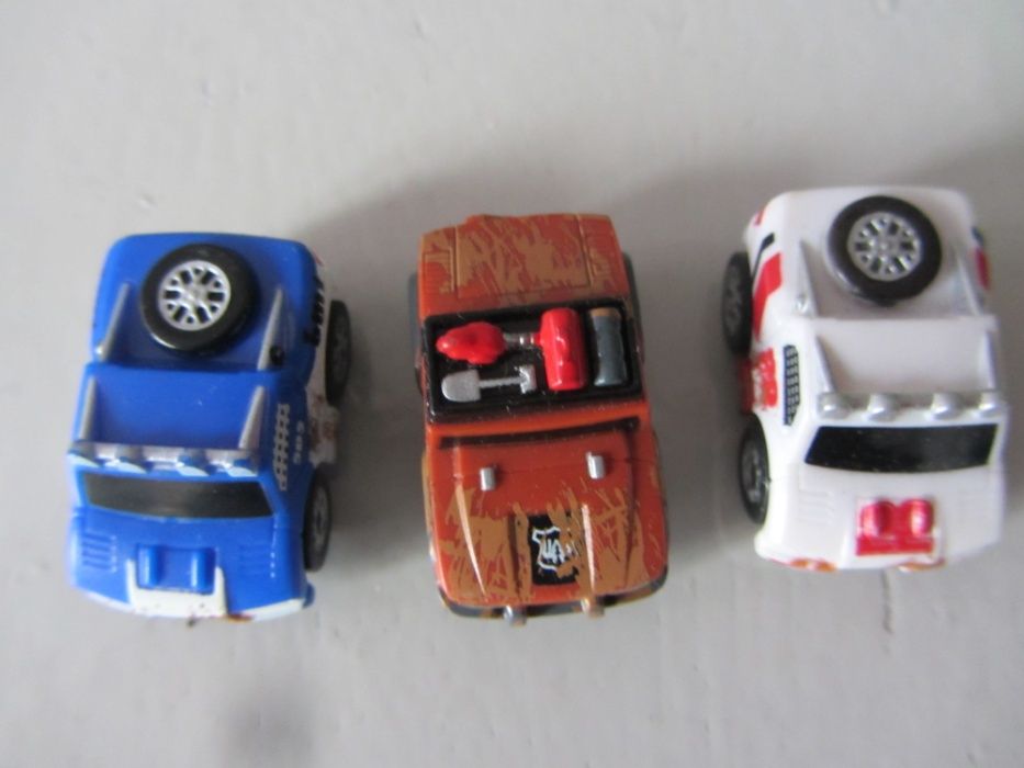 3Д пъзел 555 части , писта с три колички,