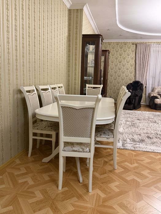 Продам стол и стулья