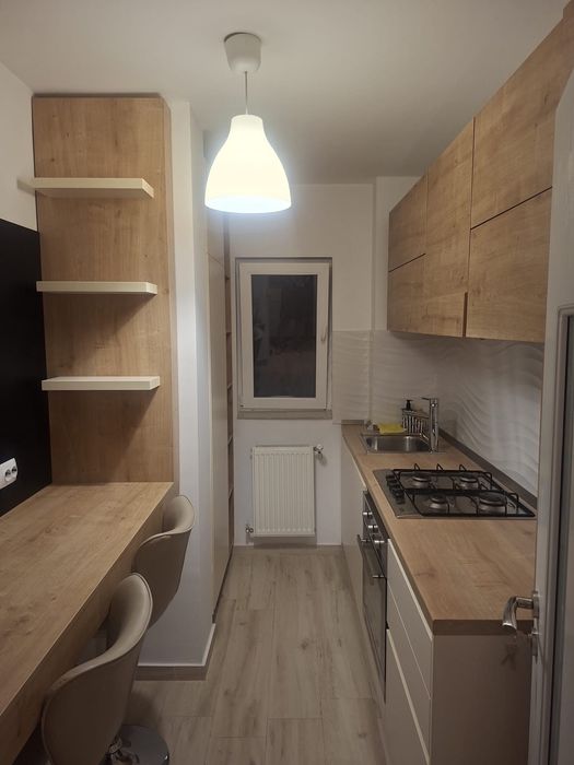 Inchiriez apartament 2 camere semidecomandat, zona  Bularga/Baza 3