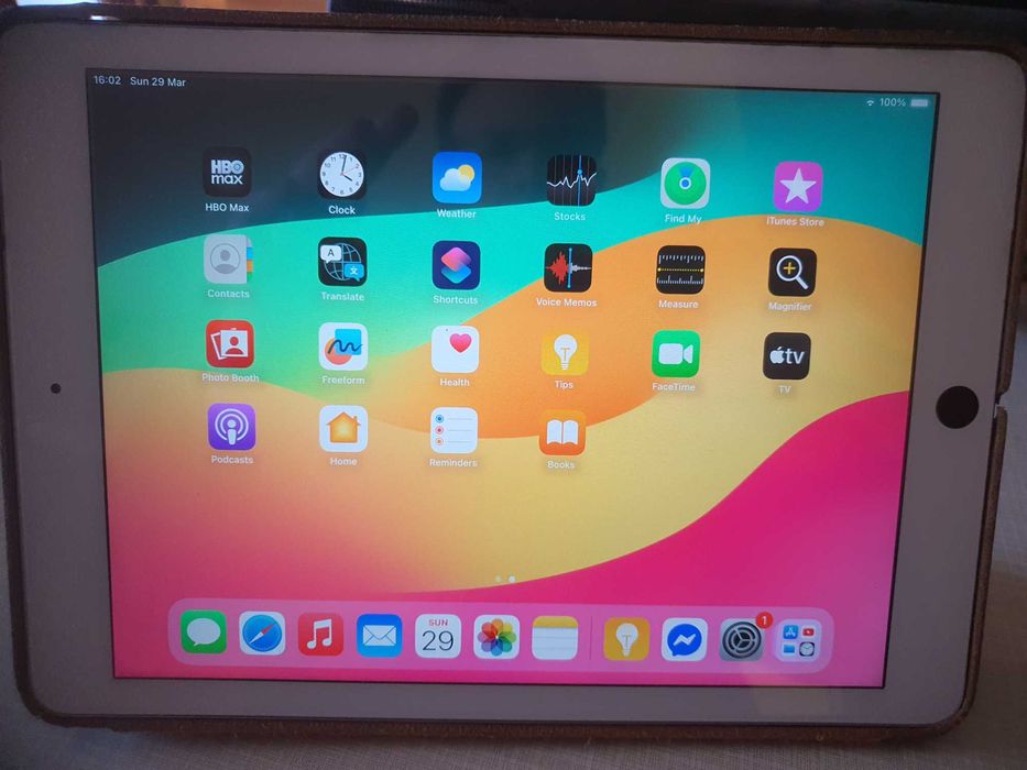 Apple iPad 6 WiFi 32GB 9.7 Model A1893