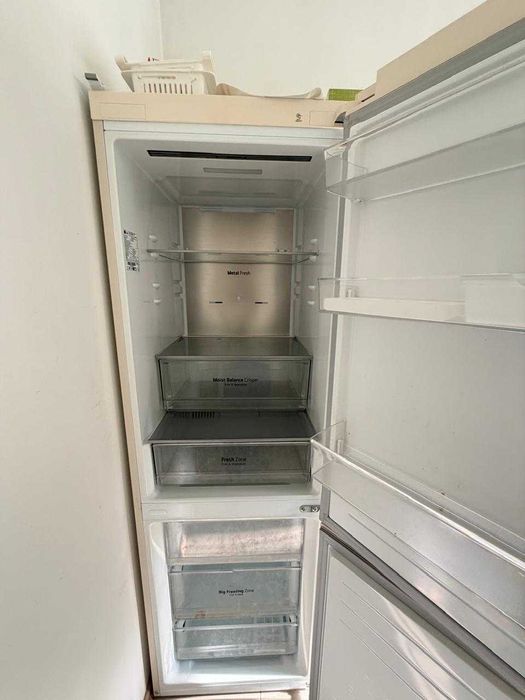 Холодильник с морозильником LG