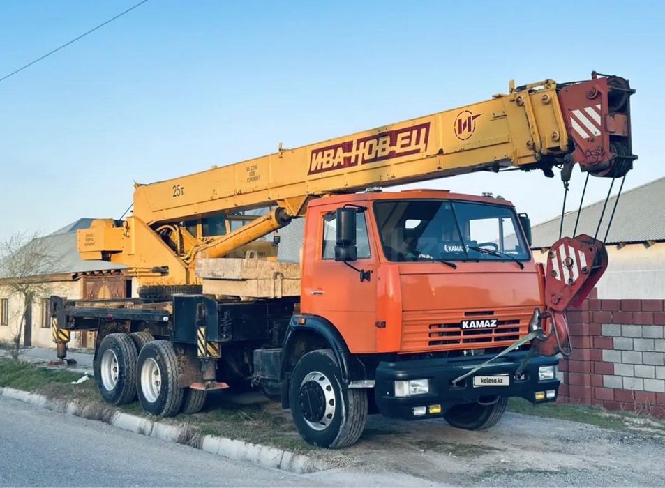Авто кран Ивановец 25т
