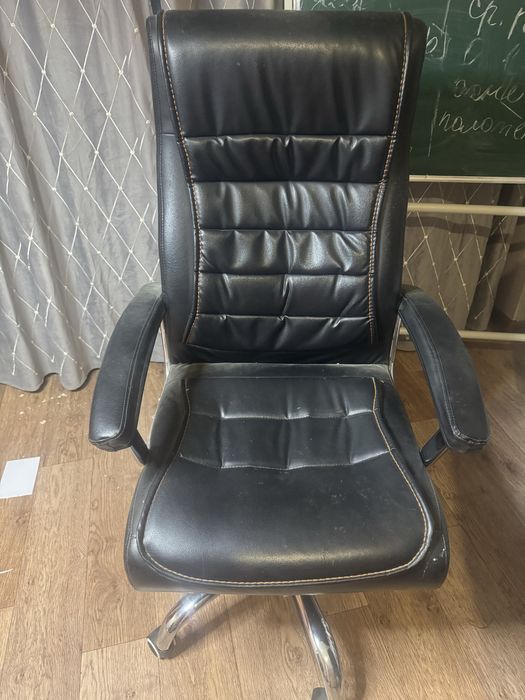 Офисное кресло продается