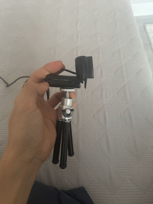 Продам вебкамеру logitech