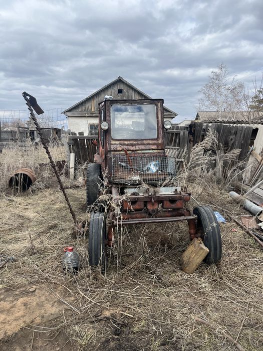 Продам трактор т16