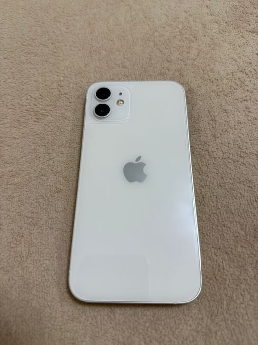 Айфон 12 б/ у в отличном состоянии