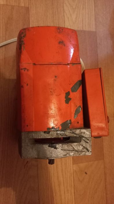 Продам Мотор Рабочий на 220 вольт