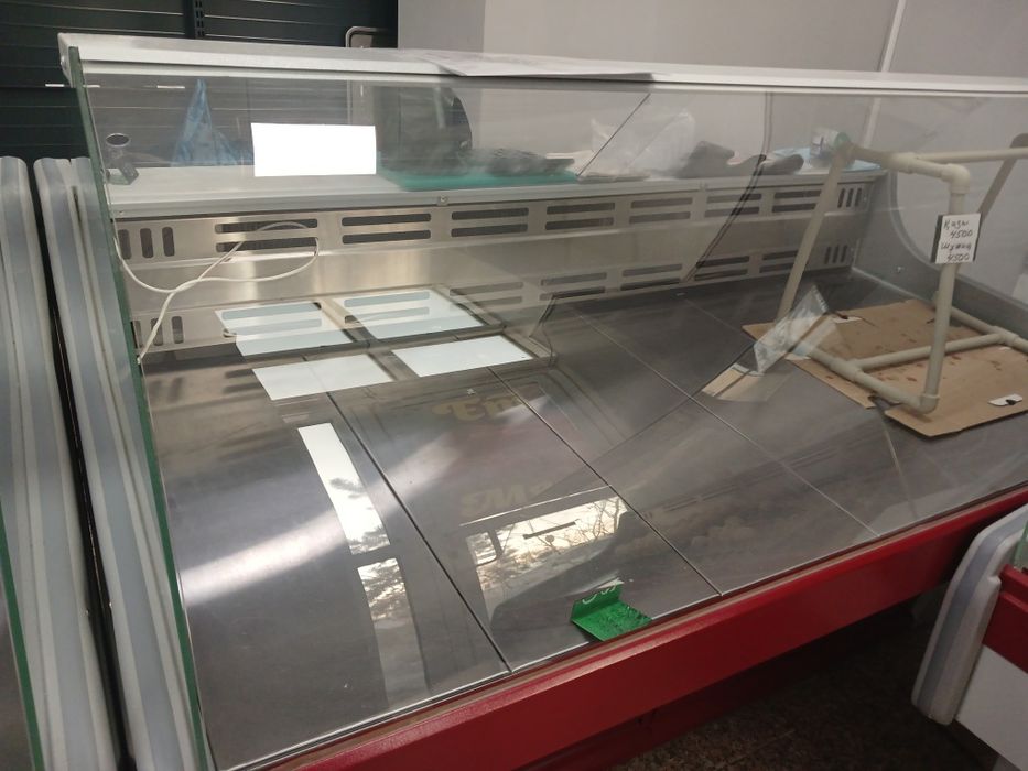 Продам витринный холодильники.