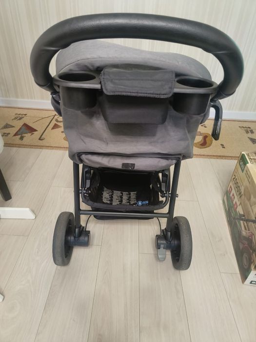 Коляска прогулочная Joie