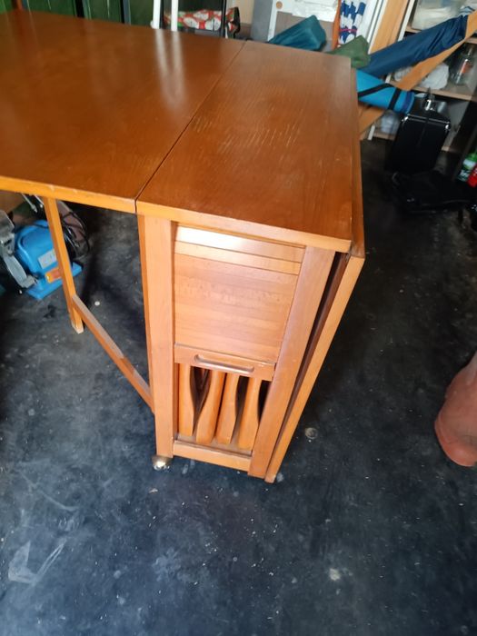 Masă rabatabilă pentru apartament
