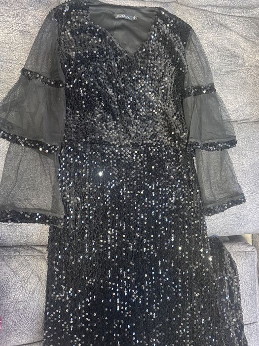 Продается нарядное красивое платье