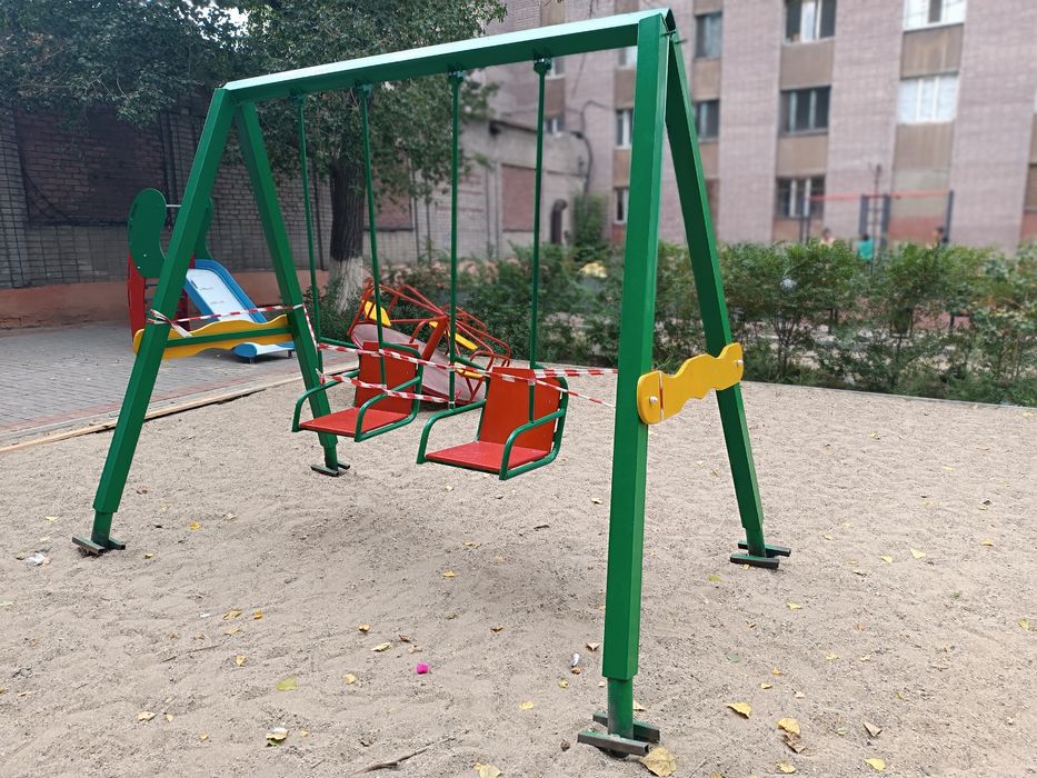 Качели для дворов