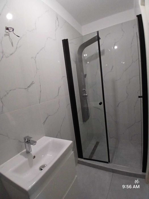 De închiriat | Duplex spatios 3 dormitoare – Cu vedere la piscină