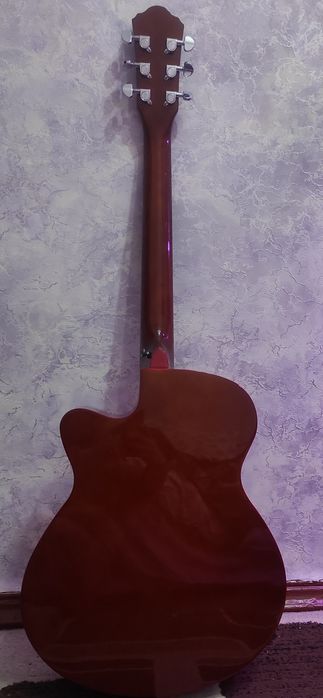 Продаю гитару SHER