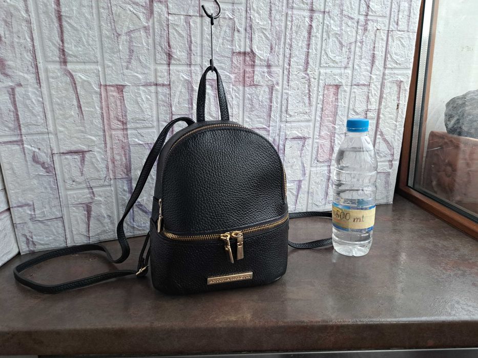 дамска раница,черна кожена,чанта,Antonia Moretti -естествена кожа