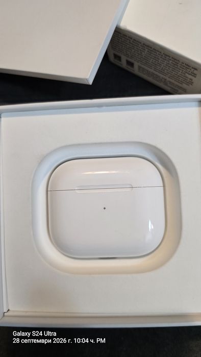безжични слушалки Apple AirPods (3-то поколение).