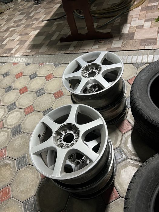 Продам диски универсальные , стоят на камри 40