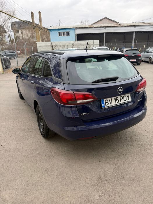 Opel astra k 2018 semi-automat