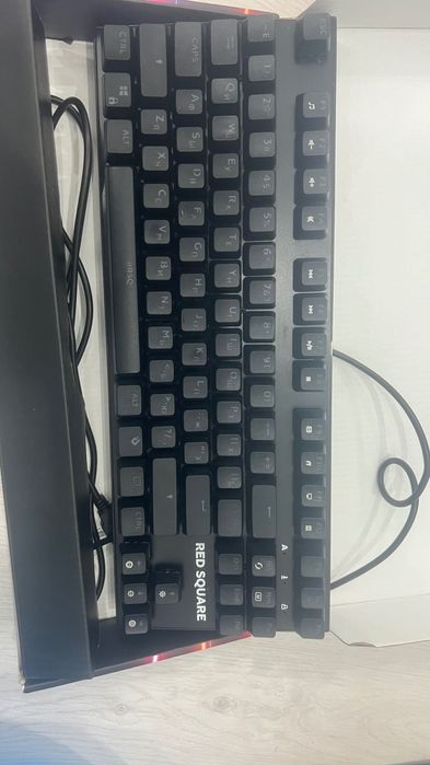 Продам клавиатуру