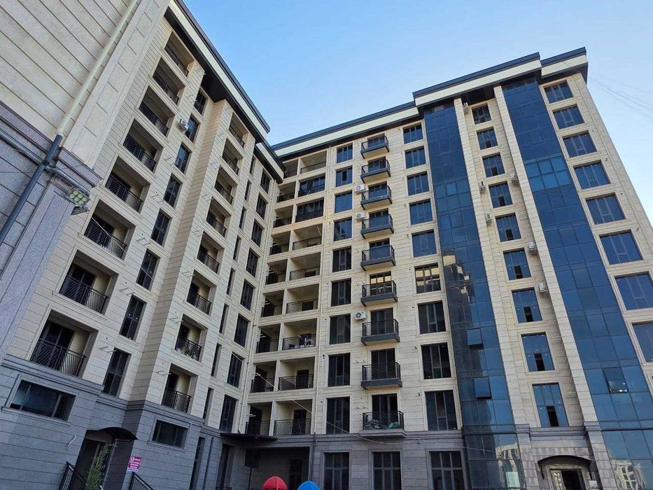 Shahar markazidan 2 xonalik 35 kvadratli lyusk kavrtira sotiladi