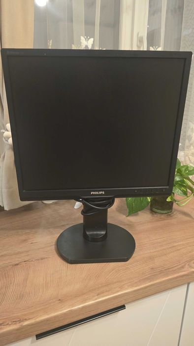 Монитор PHILIPS за компютър