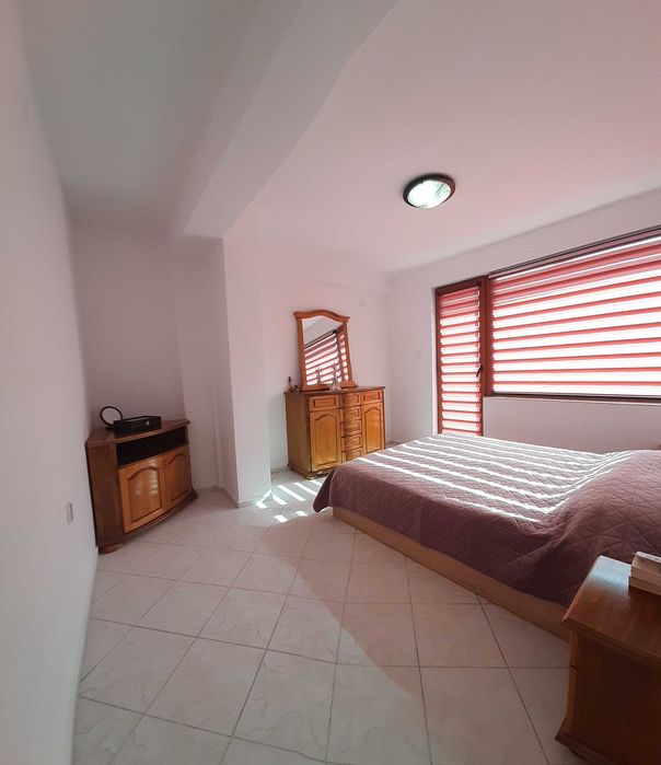 Продава се Многостаен апартамент в Търговище, Център - 300 кв.м за 667 €/кв.м - Снимка #17