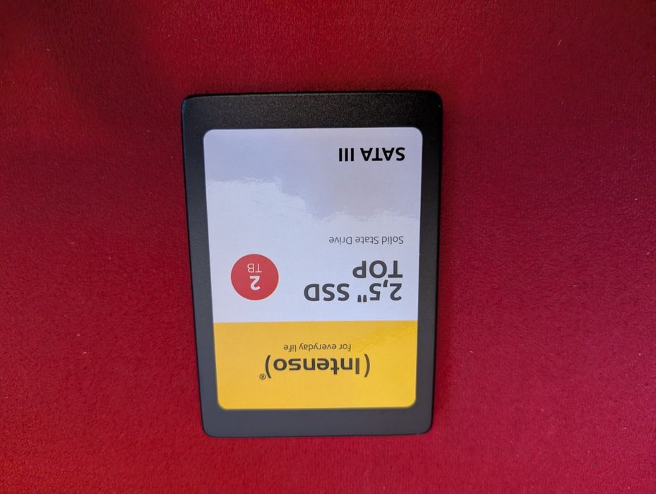 НОВ | SSD диск 2TB Intenso TOP | 2,5" SATA III 6Gb/s | 2,5 инча 7mm формат