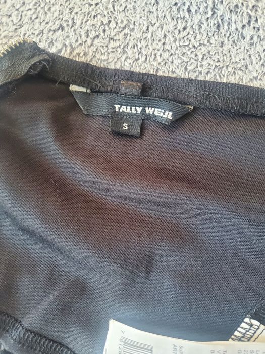 Черно дантелено бюстие