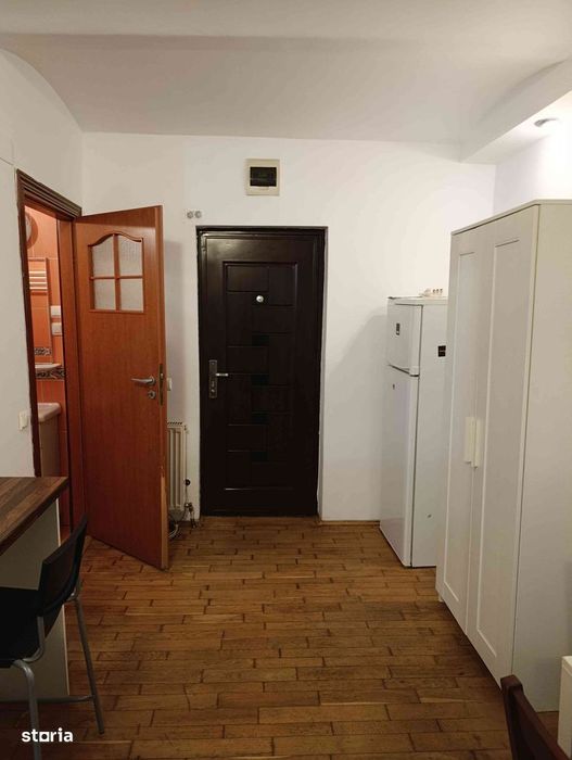 Garsoniera, 27mp, la casa, in Andrei Muresanu.