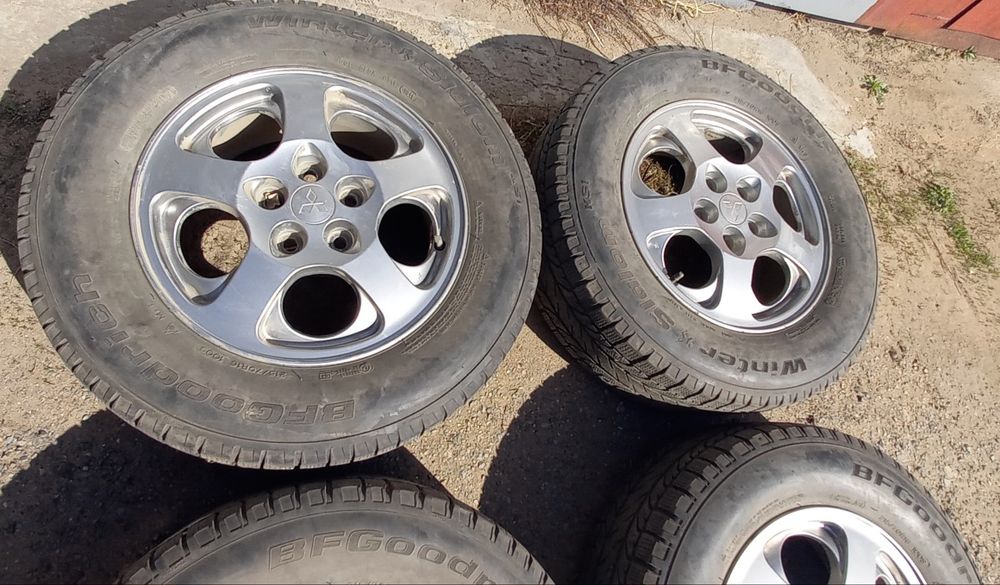 Продам колёса  в сборе 215 70 r16