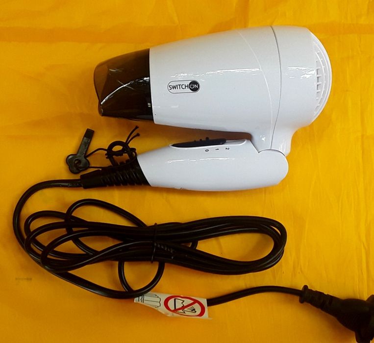 Uscător pentru par pliabil de voiaj 1200 W SWITCHON - NOU - 50 Lei