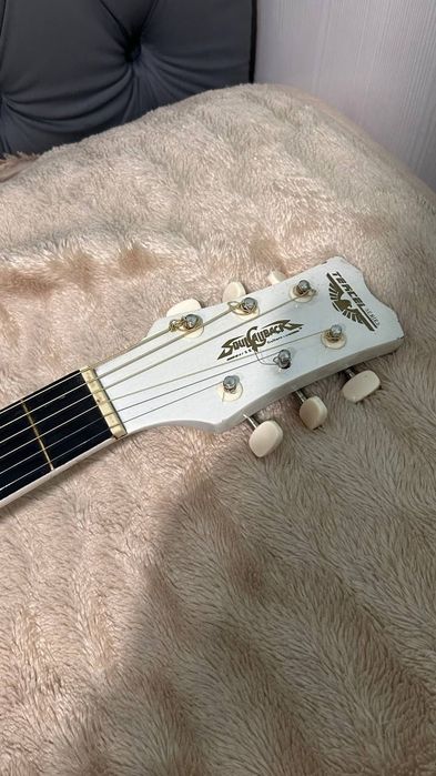 Продаёться гитара, цена договорная